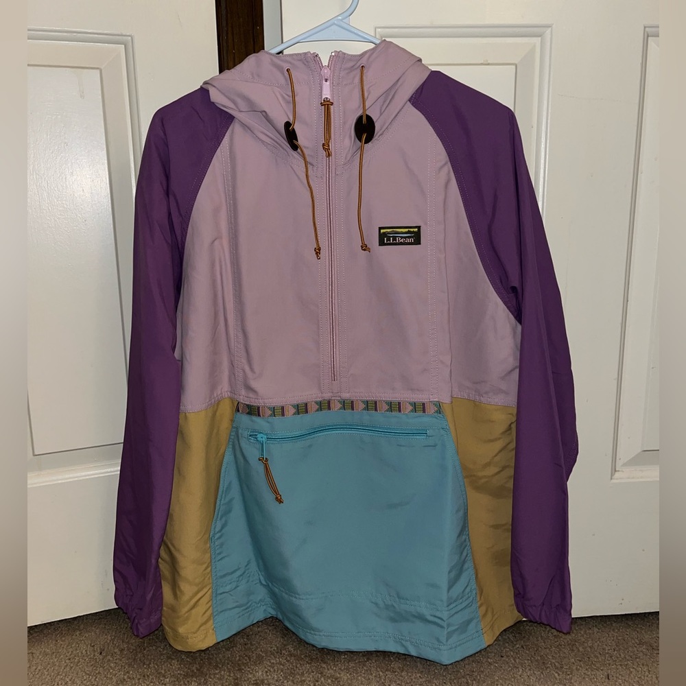 Like New- Mountain Classic Women's Packable Water Resistant Half